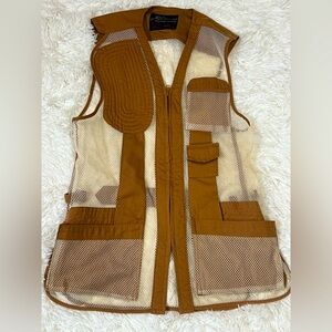 Vintage Continental Shooting Vest
Right-Handed Mesh Clay Trap
Skeet Hunting